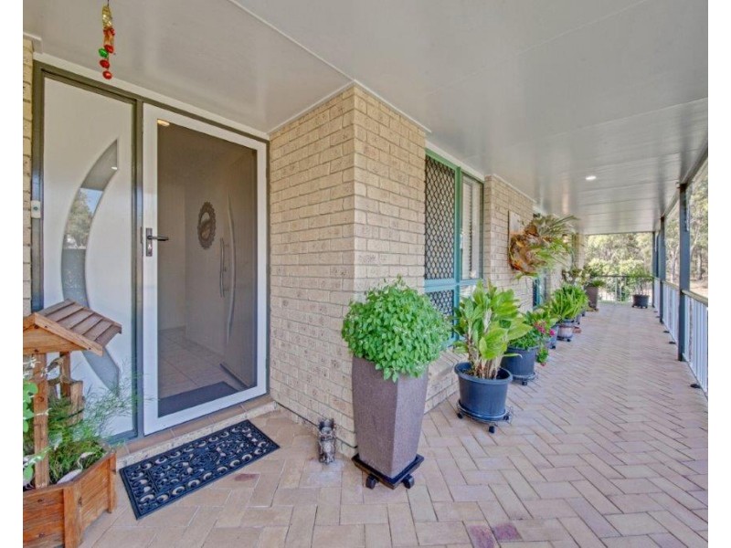 2 GEOFFREY THOMAS DRIVE, Tannum Sands QLD 4680