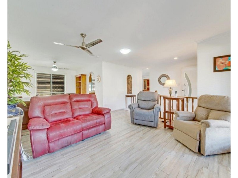 2 GEOFFREY THOMAS DRIVE, Tannum Sands QLD 4680