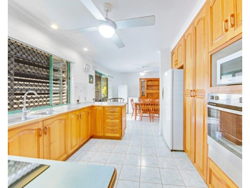 2 GEOFFREY THOMAS DRIVE, Tannum Sands QLD 4680