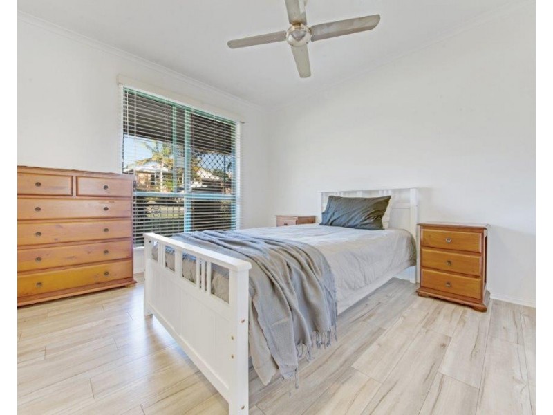 2 GEOFFREY THOMAS DRIVE, Tannum Sands QLD 4680