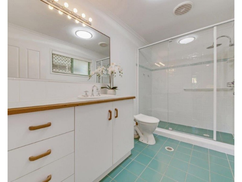 2 GEOFFREY THOMAS DRIVE, Tannum Sands QLD 4680