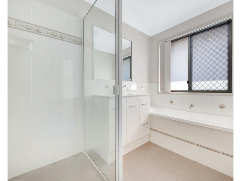 6 Hatfree Court, Calliope QLD 4680