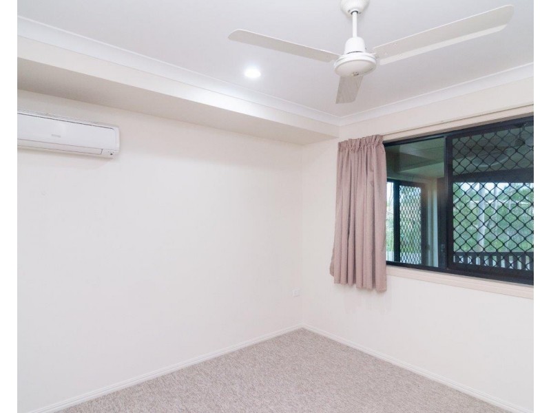 7 GLASSHOUSE PLACE, New Auckland QLD 4680