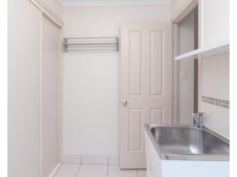 7 GLASSHOUSE PLACE, New Auckland QLD 4680