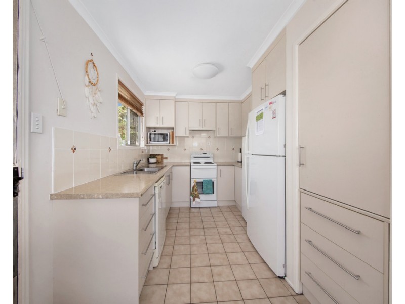 16 HARRIER AVENUE, New Auckland QLD 4680