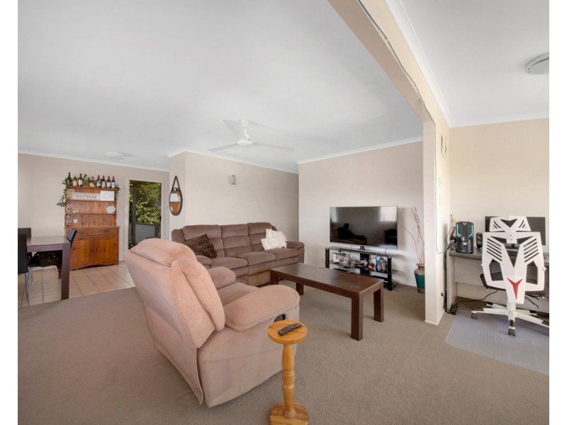 16 HARRIER AVENUE, New Auckland QLD 4680