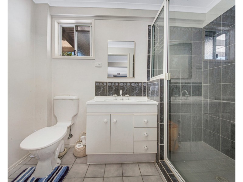 16 HARRIER AVENUE, New Auckland QLD 4680