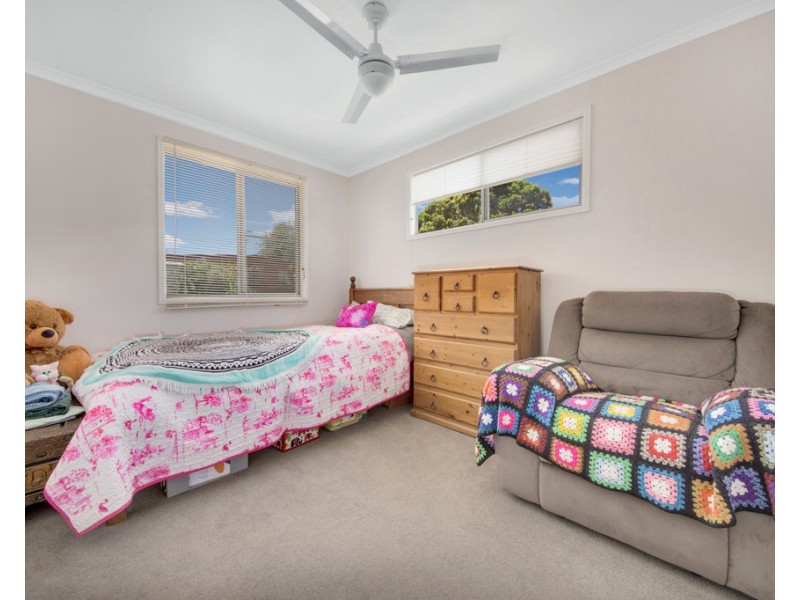 16 HARRIER AVENUE, New Auckland QLD 4680