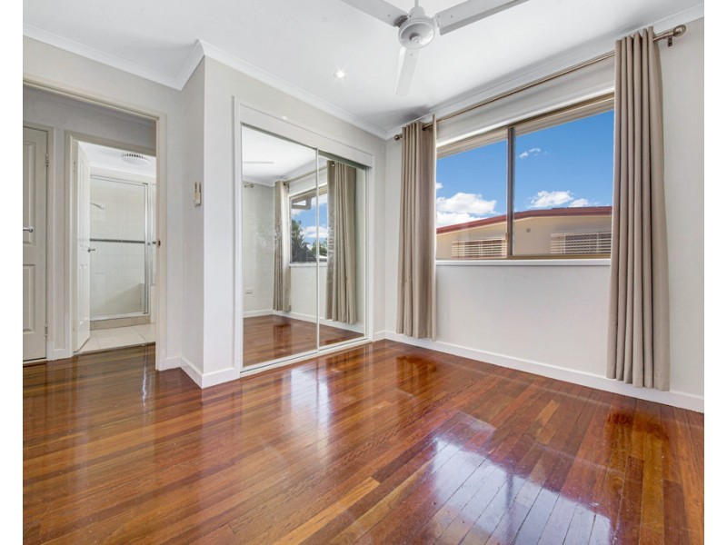 30 ALEXANDER STREET, Boyne Island QLD 4680