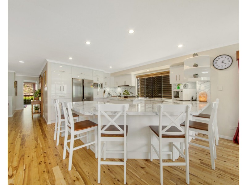 16 LAKEFIELD COURT, South Gladstone QLD 4680