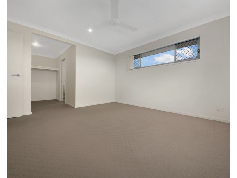 13 FLOREY PLACE, Kirkwood QLD 4680