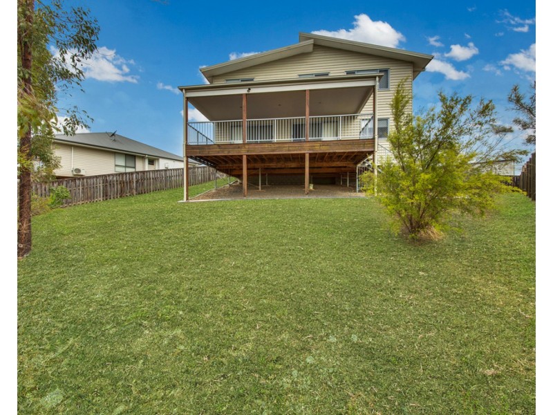 13 FLOREY PLACE, Kirkwood QLD 4680