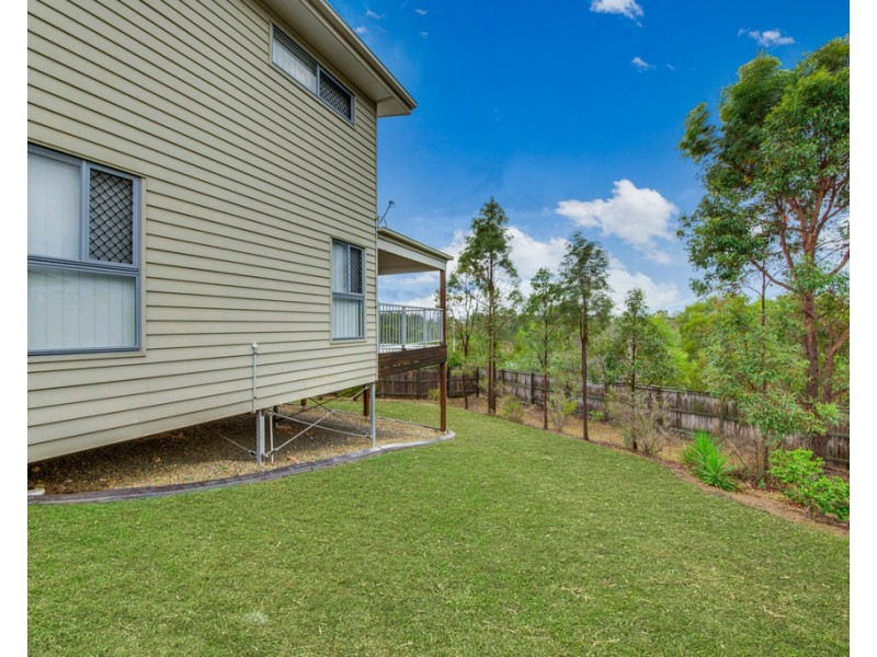 13 FLOREY PLACE, Kirkwood QLD 4680