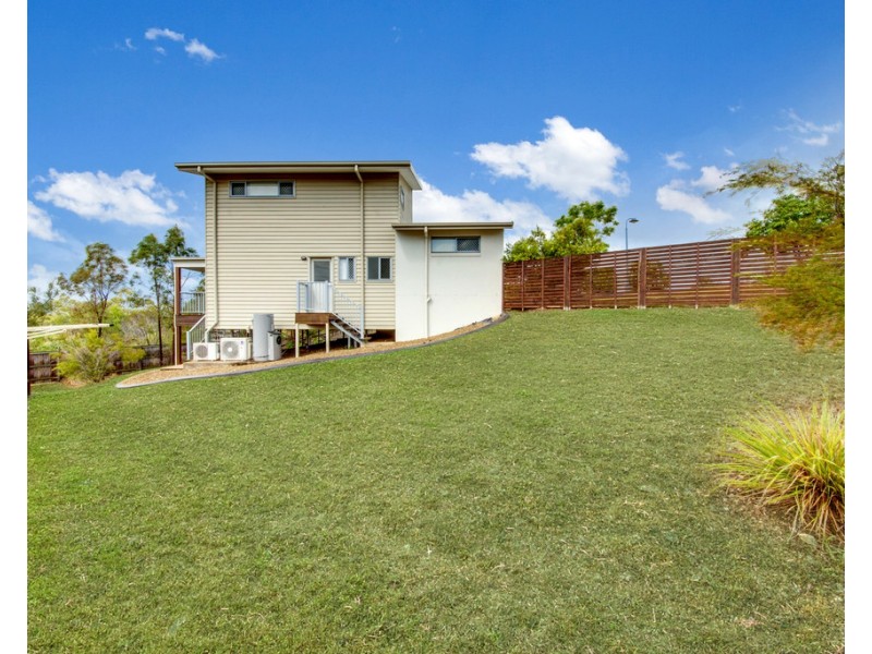 13 FLOREY PLACE, Kirkwood QLD 4680