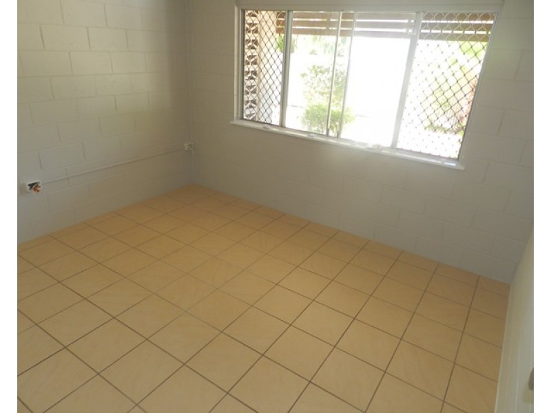 3/37 SCENERY STREET, West Gladstone QLD 4680