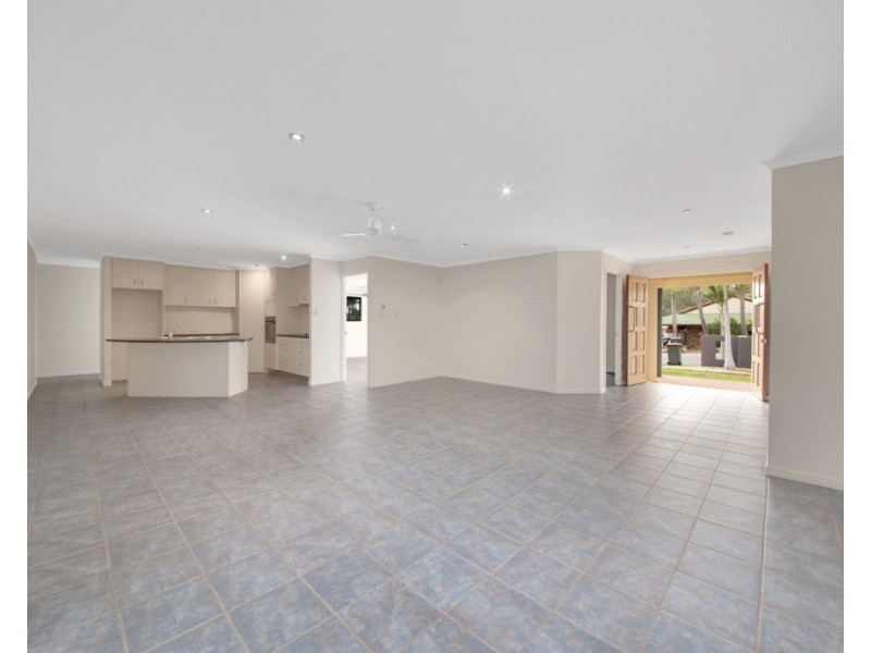 2 KERRY COURT, New Auckland QLD 4680