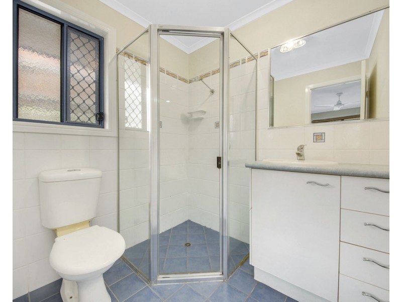 2 KERRY COURT, New Auckland QLD 4680