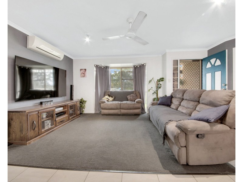 4 Somerset Close, Clinton QLD 4680