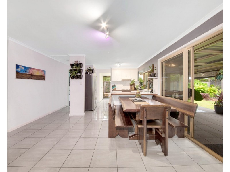 4 Somerset Close, Clinton QLD 4680