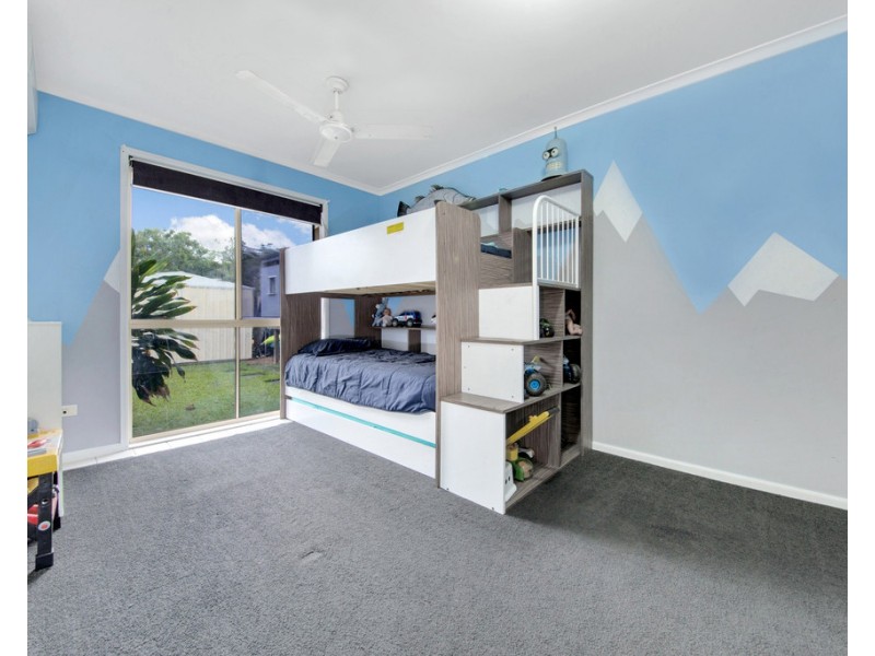 4 Somerset Close, Clinton QLD 4680