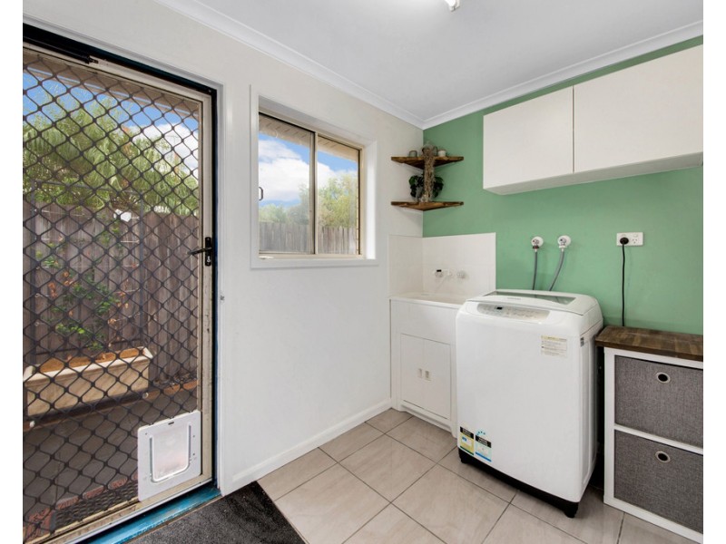 4 Somerset Close, Clinton QLD 4680