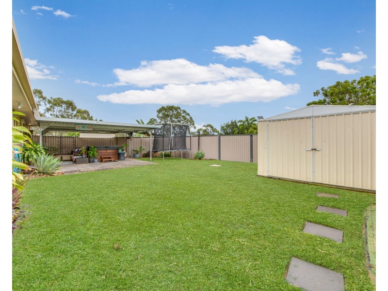 4 Somerset Close, Clinton QLD 4680