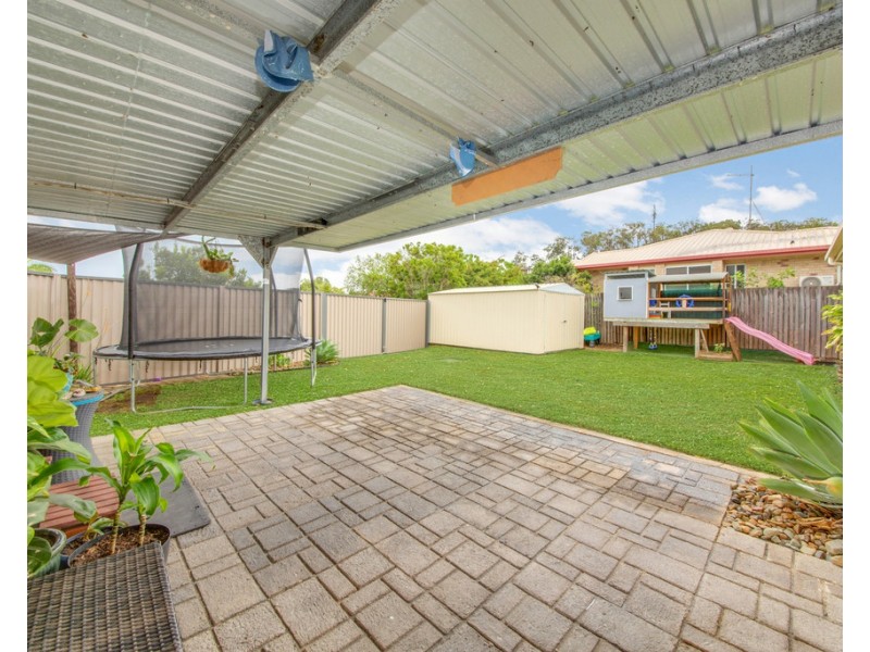 4 Somerset Close, Clinton QLD 4680