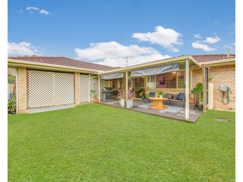 4 Somerset Close, Clinton QLD 4680