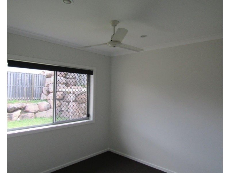 16 BUCHANEN STREET, Boyne Island QLD 4680