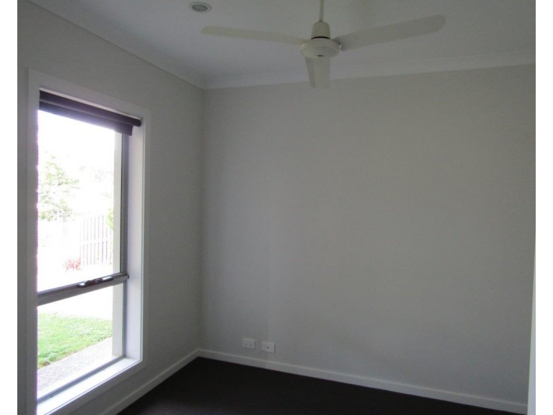 16 BUCHANEN STREET, Boyne Island QLD 4680