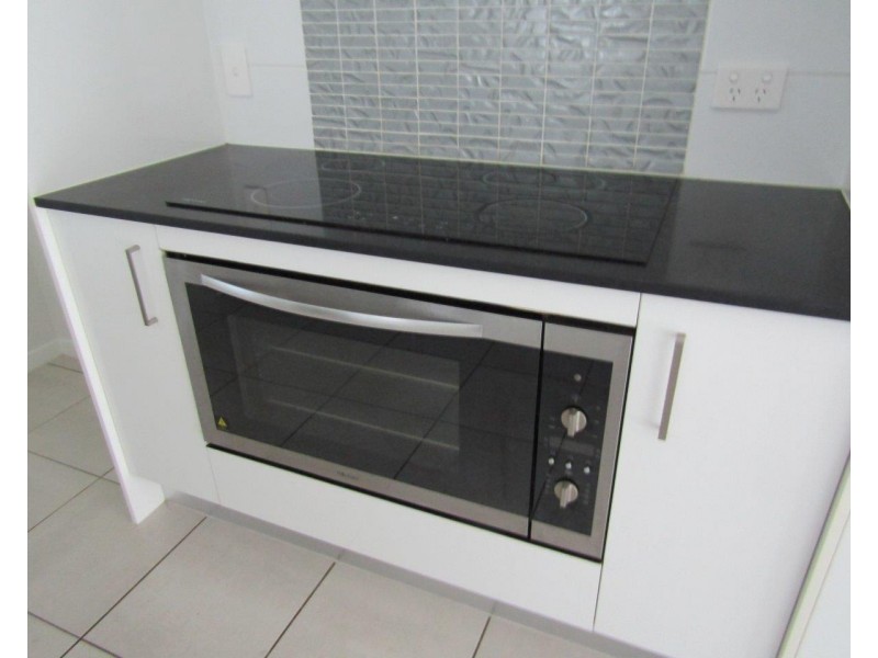 16 BUCHANEN STREET, Boyne Island QLD 4680