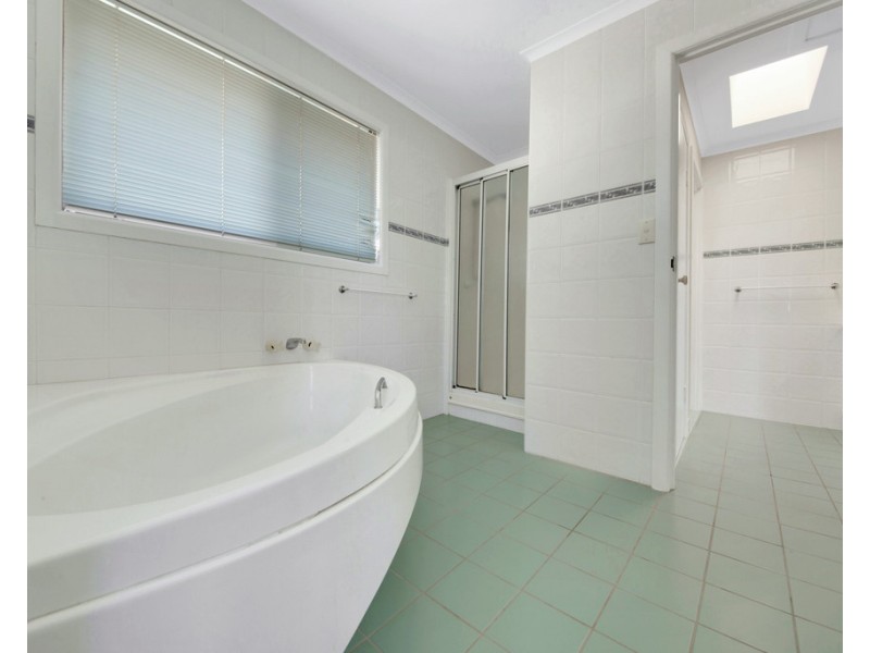 18 ORMISTON STREET, Clinton QLD 4680
