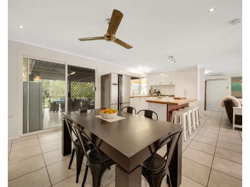 18 Woollybutt Street, New Auckland QLD 4680