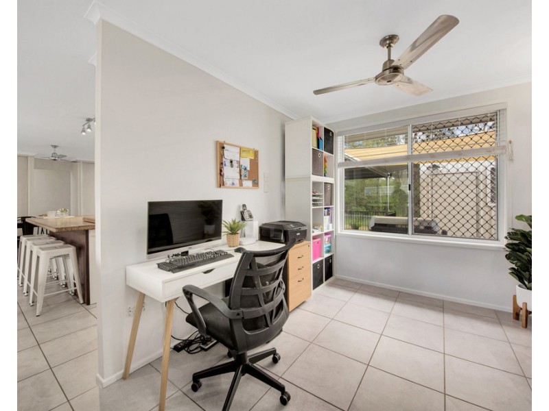 18 Woollybutt Street, New Auckland QLD 4680