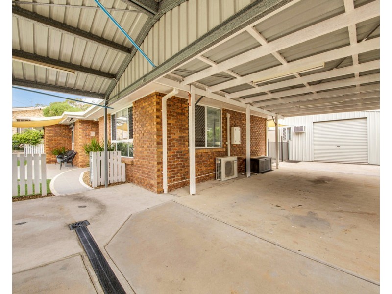 18 Woollybutt Street, New Auckland QLD 4680