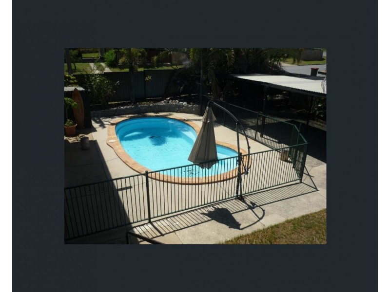 19 SMITH STREET, West Gladstone QLD 4680