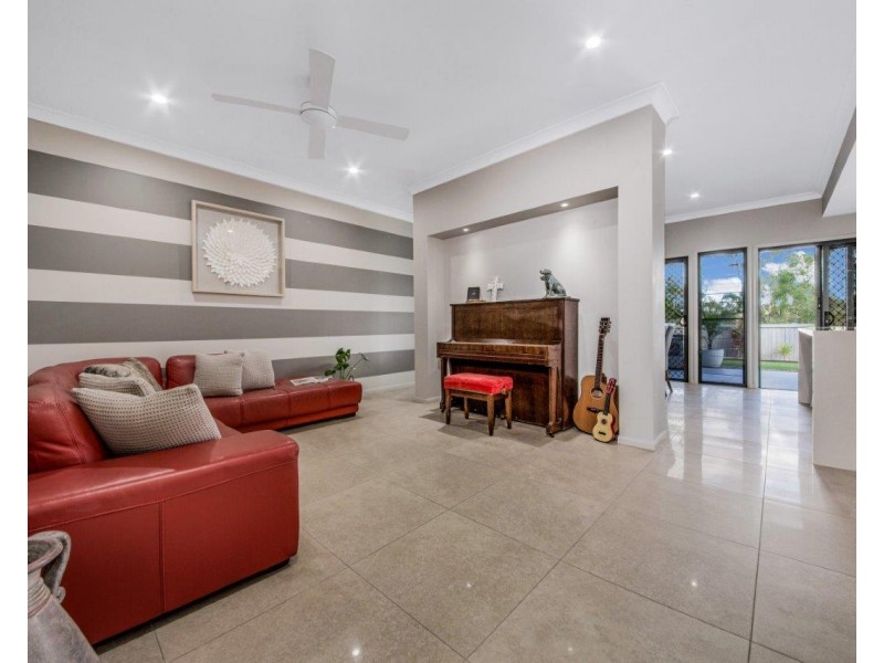 21 CASTLE TOWER TERRACE, New Auckland QLD 4680