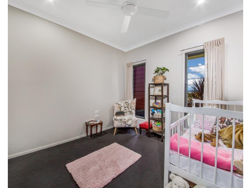 21 CASTLE TOWER TERRACE, New Auckland QLD 4680