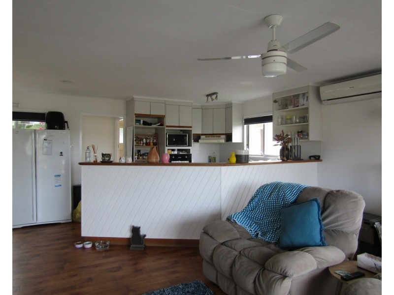 35 ROSSELLA STREET, West Gladstone QLD 4680