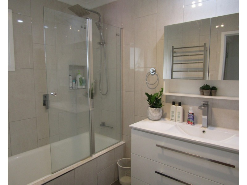 35 ROSSELLA STREET, West Gladstone QLD 4680