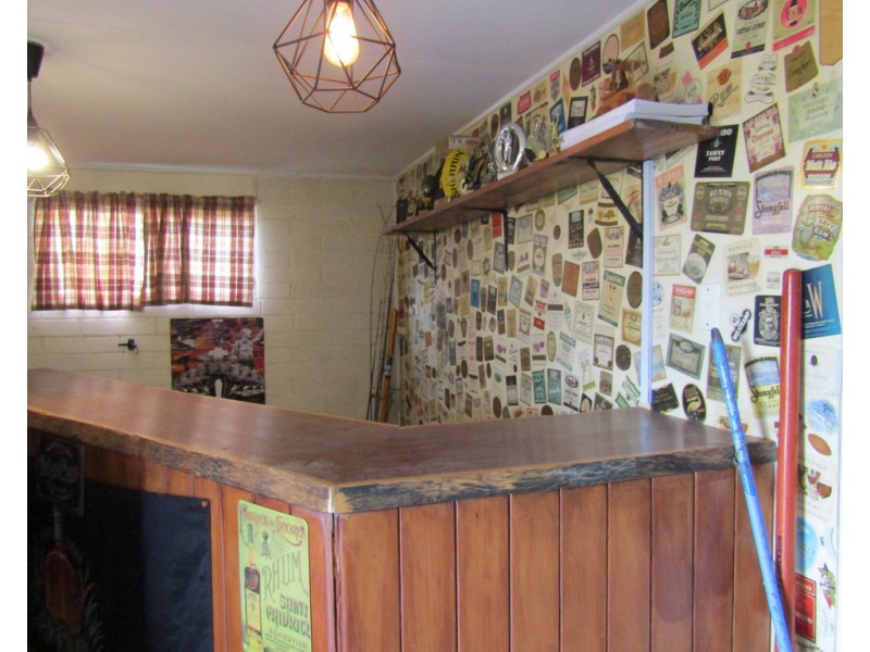 35 ROSSELLA STREET, West Gladstone QLD 4680