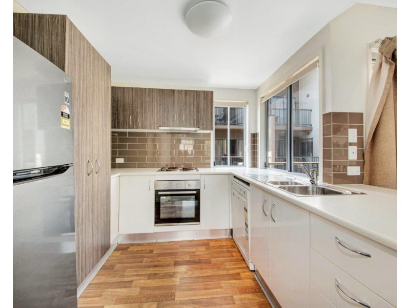 5/4 ROSSELLA STREET, West Gladstone QLD 4680