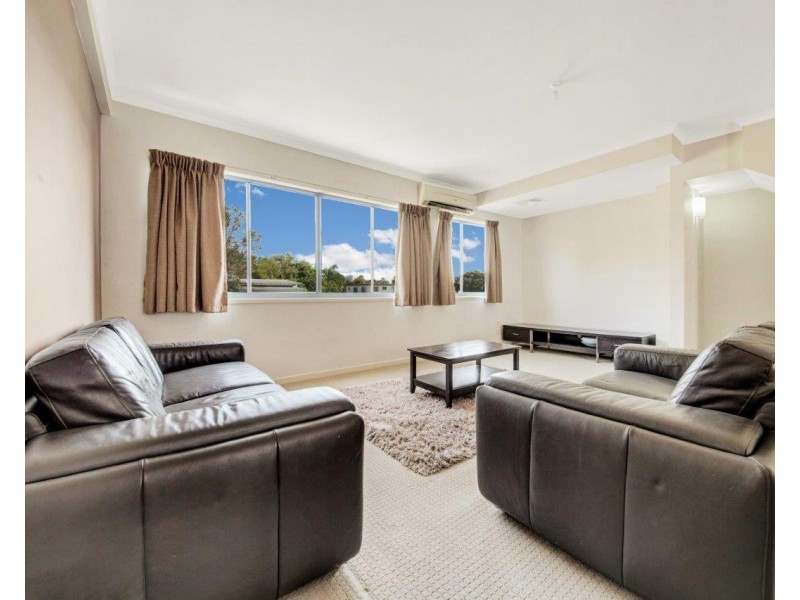 5/4 ROSSELLA STREET, West Gladstone QLD 4680
