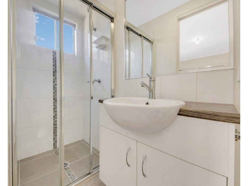 5/4 ROSSELLA STREET, West Gladstone QLD 4680