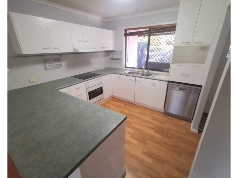 2/50 OXLEY DRIVE, South Gladstone QLD 4680