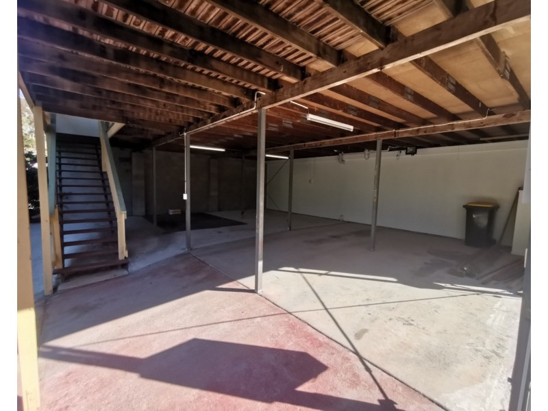 2/50 OXLEY DRIVE, South Gladstone QLD 4680