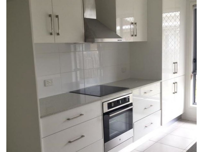16 Sundew, New Auckland QLD 4680