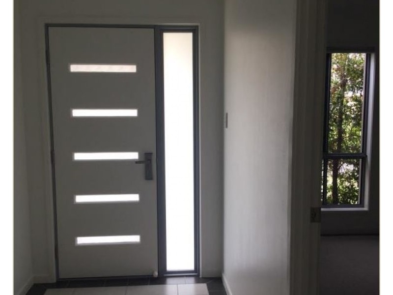 16 Sundew, New Auckland QLD 4680