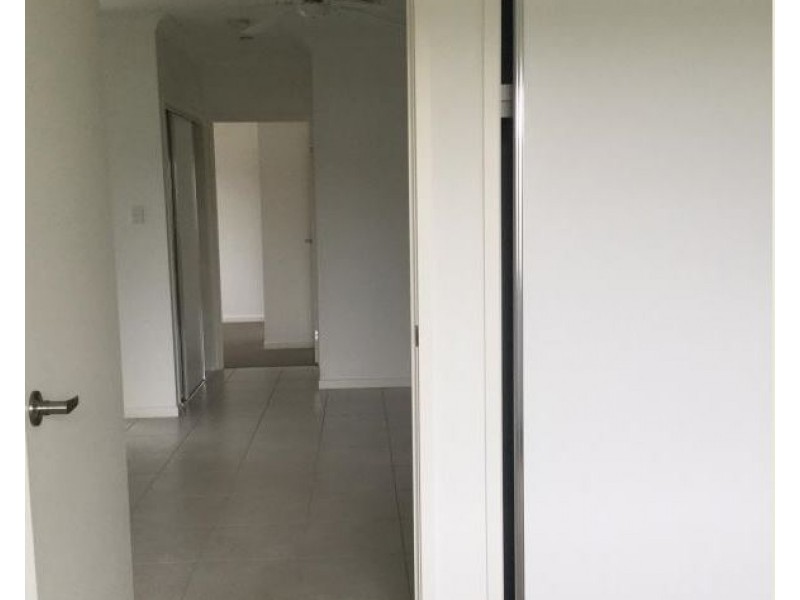 16 Sundew, New Auckland QLD 4680