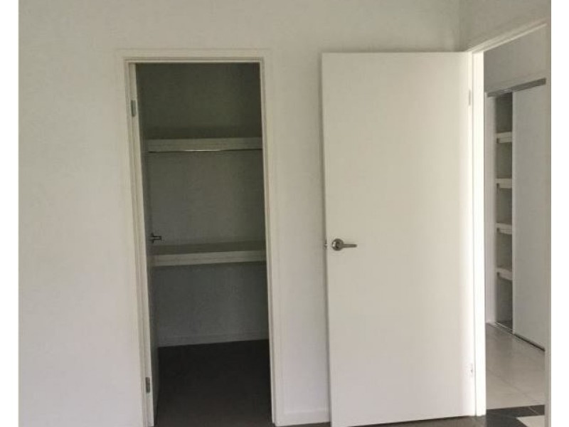 16 Sundew, New Auckland QLD 4680